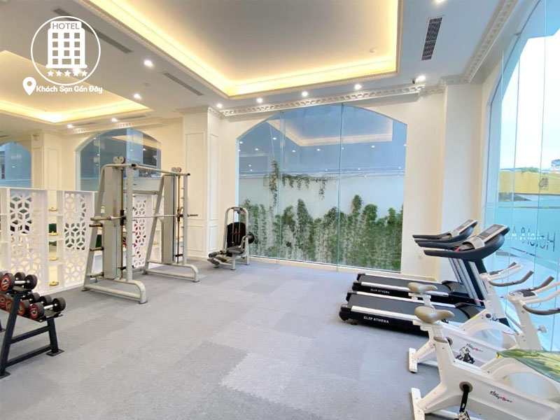 Phòng gym đầy đủ tiện nghi của khách sạn